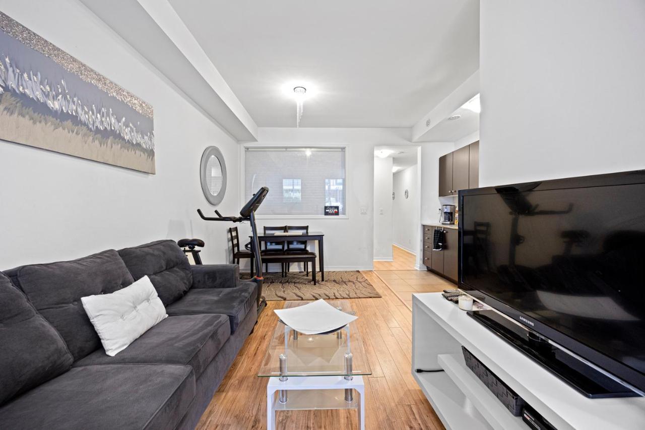 Beautiful Townhouse Near Yorkdale Mall, Wilson Subway Apartment Toronto Exterior photo