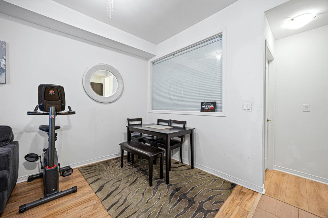 Beautiful Townhouse Near Yorkdale Mall, Wilson Subway Apartment Toronto Exterior photo