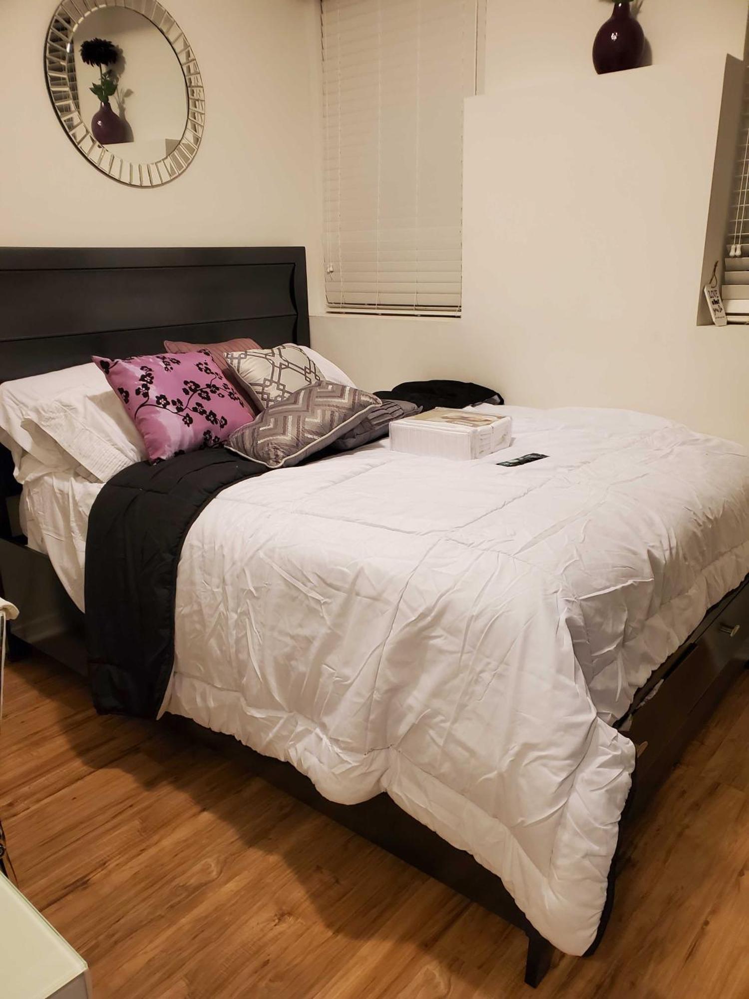 Beautiful Townhouse Near Yorkdale Mall, Wilson Subway Apartment Toronto Exterior photo