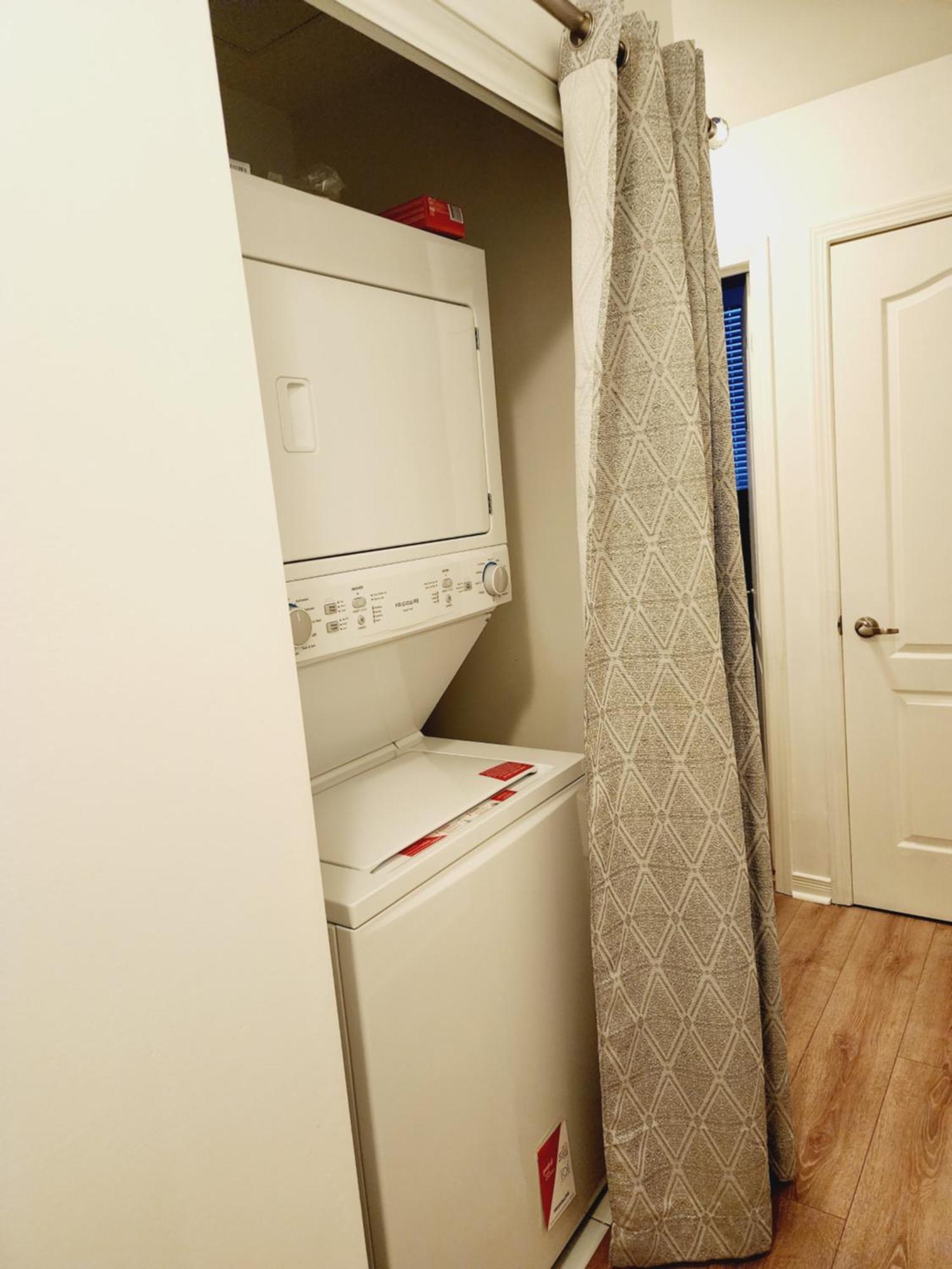 Beautiful Townhouse Near Yorkdale Mall, Wilson Subway Apartment Toronto Exterior photo