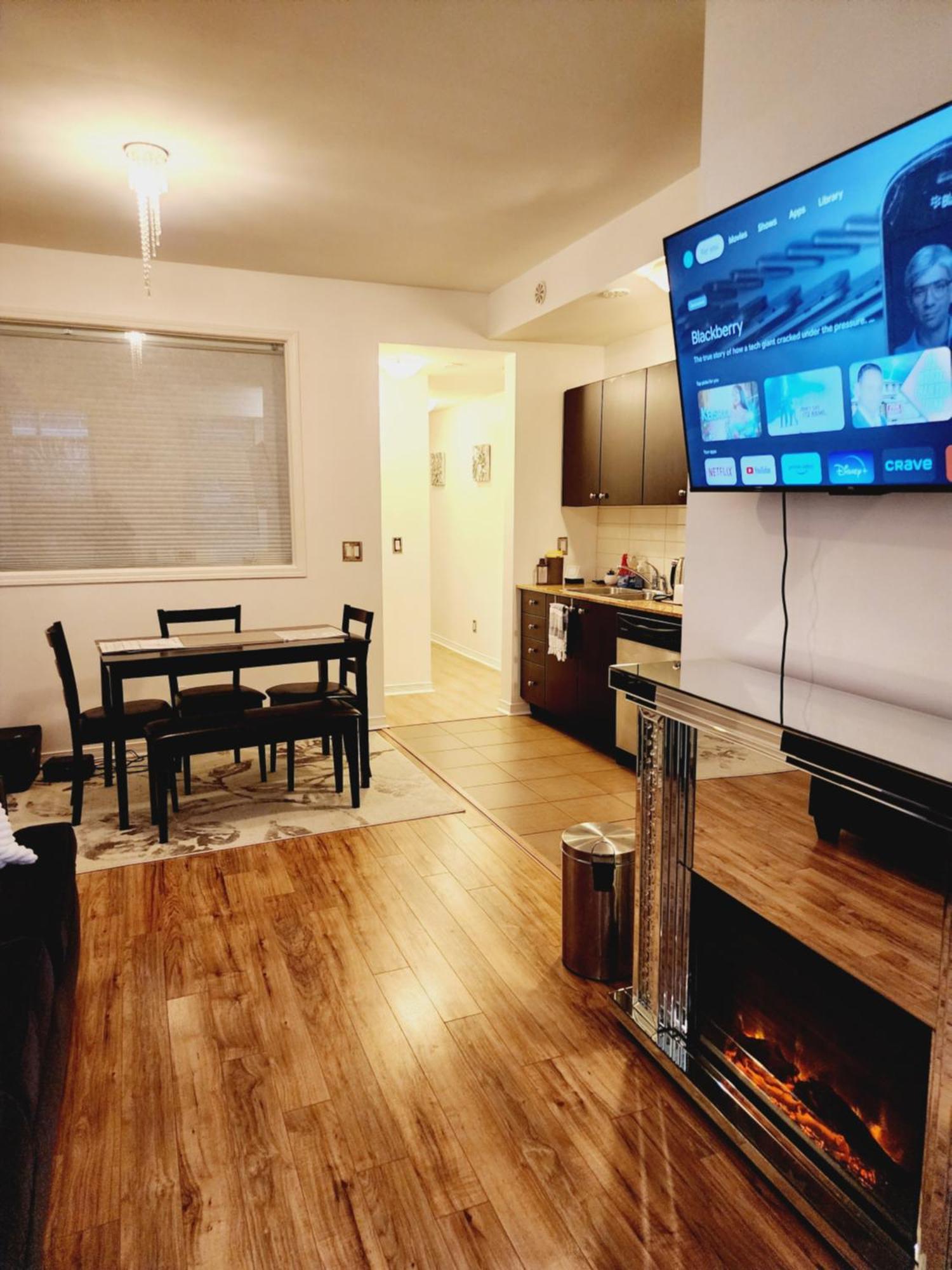 Beautiful Townhouse Near Yorkdale Mall, Wilson Subway Apartment Toronto Exterior photo